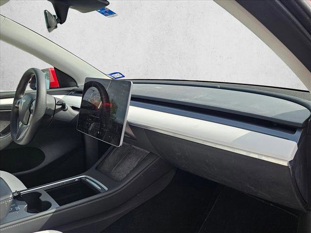 Used 2023 Tesla Model Y Long Range image 17