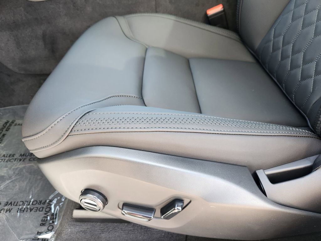 New 2026 Volvo XC60 B5 Plus w/ Protection Package Premier AWD/4WD image 15