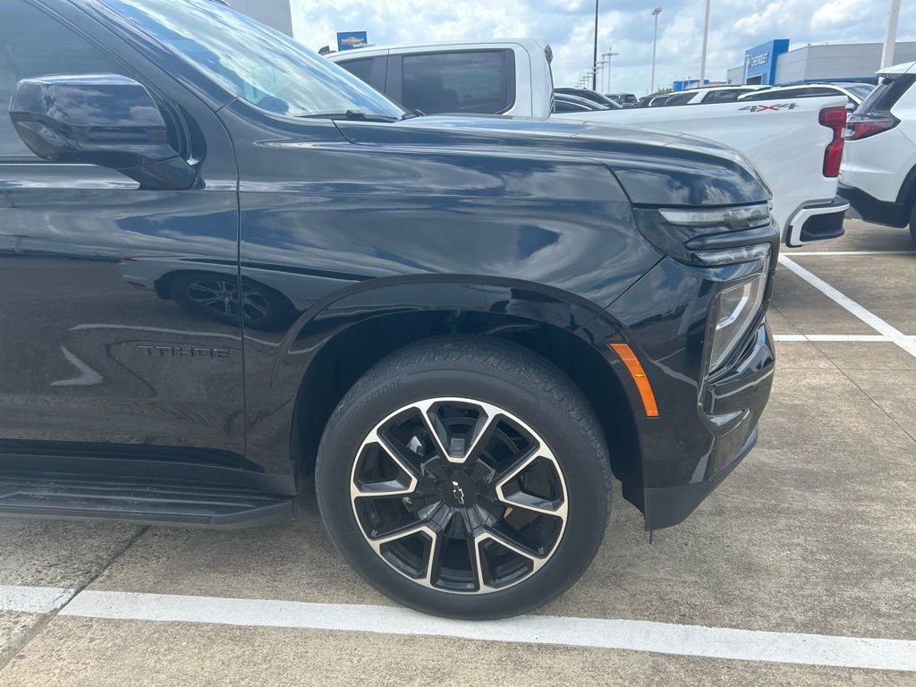 Used 2025 Chevrolet Tahoe LS RWD image 2