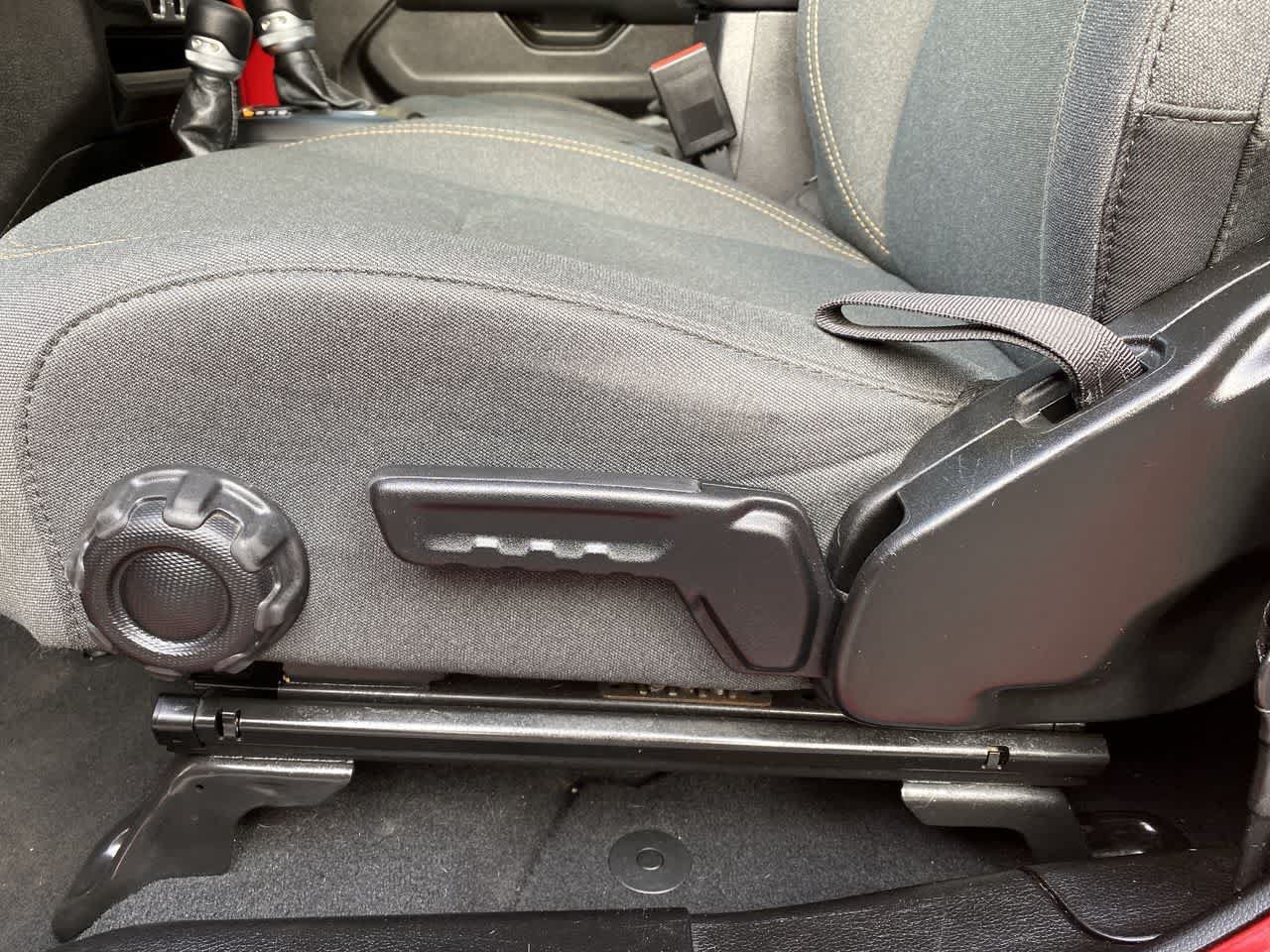 Used 2024 Jeep Wrangler Unlimited Sahara AWD/4WD image 14