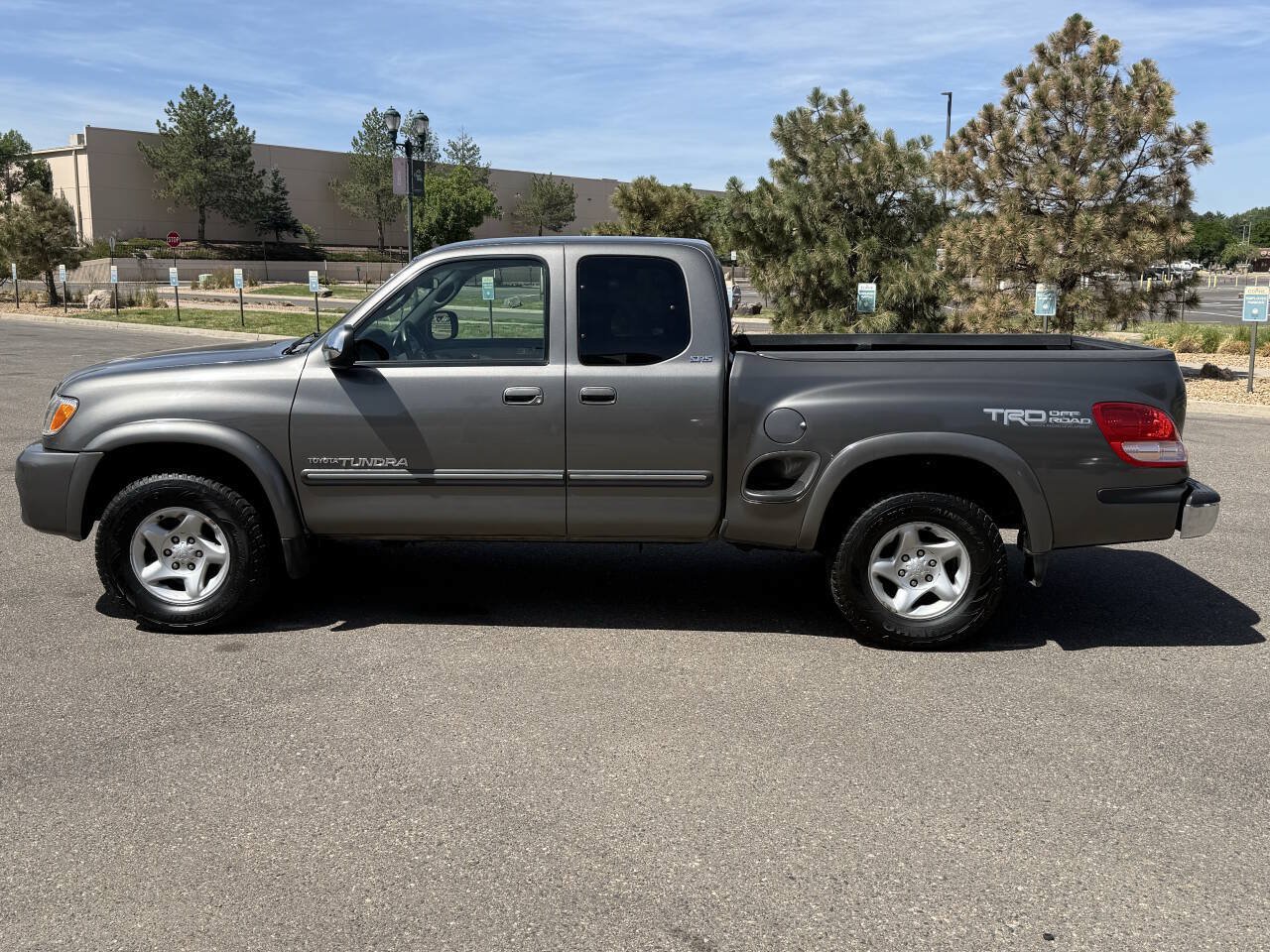 Used 2003 Toyota Tundra SR5 w/ SR5 Extra Value Pkg AWD/4WD image 10