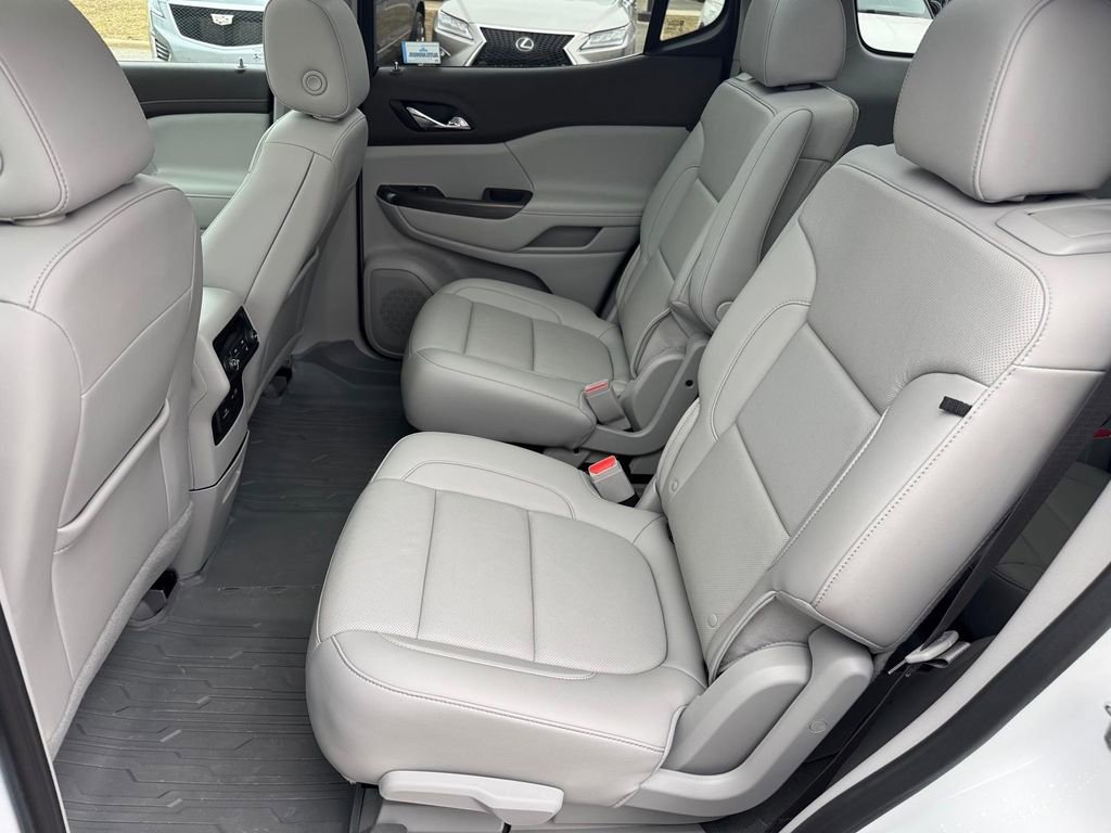 Used 2022 GMC Acadia SLT w/ Technology Package image 9