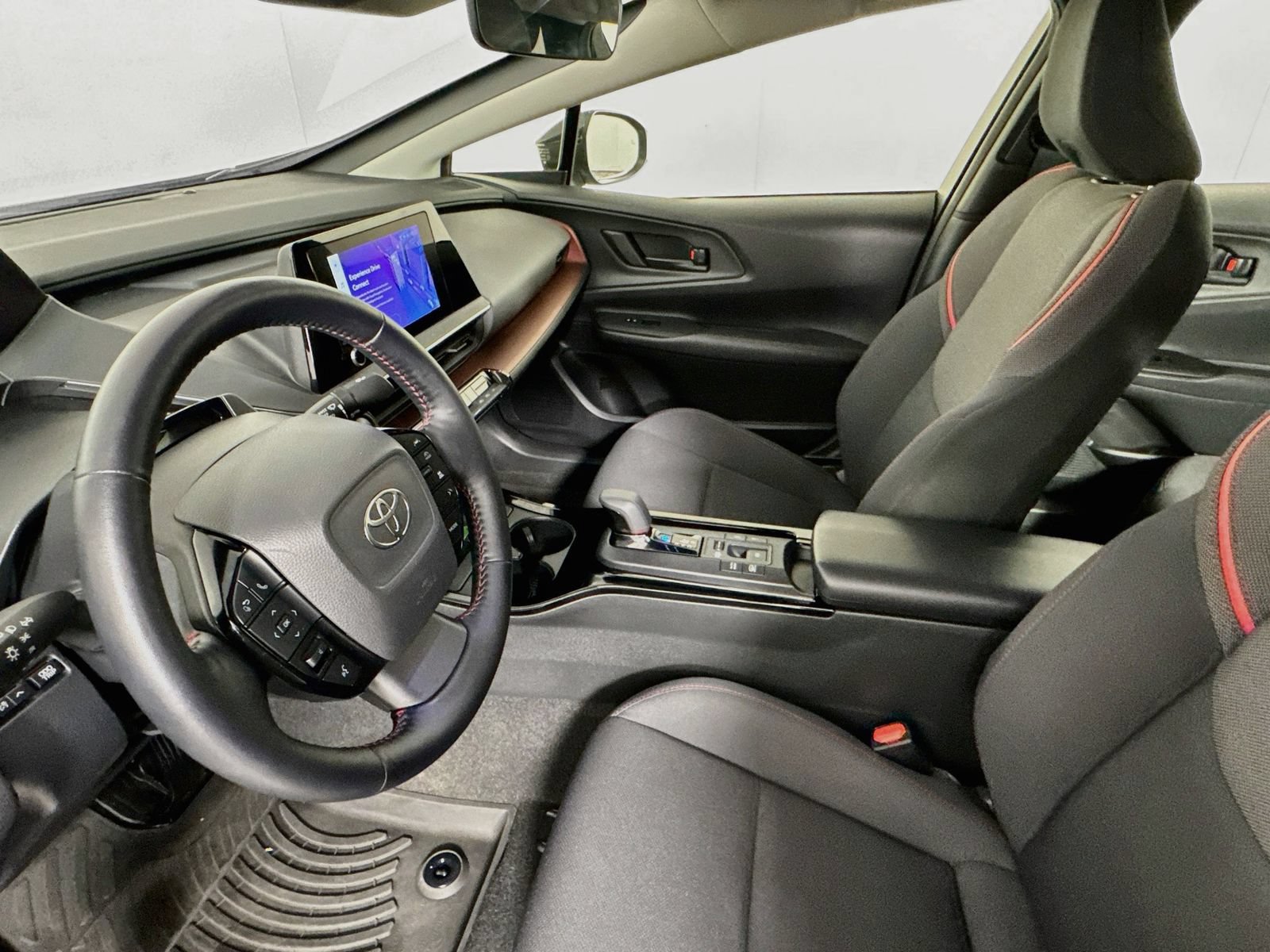 Used 2023 Toyota Prius Prime FWD image 8
