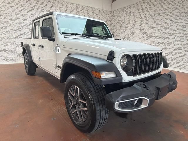 Used 2024 Jeep Gladiator Sport AWD/4WD image 9