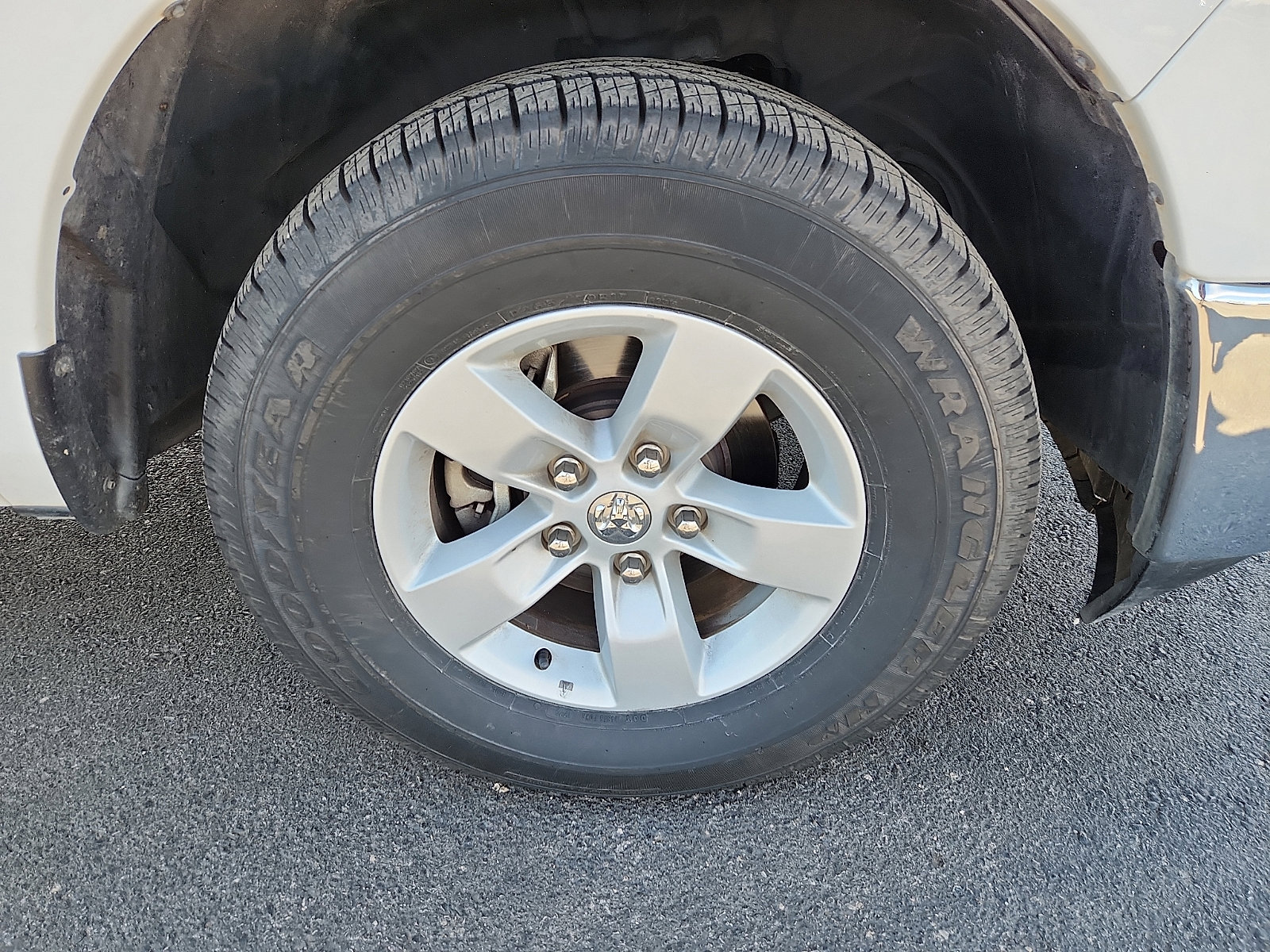 Used 2024 RAM 1500 Classic SLT image 9