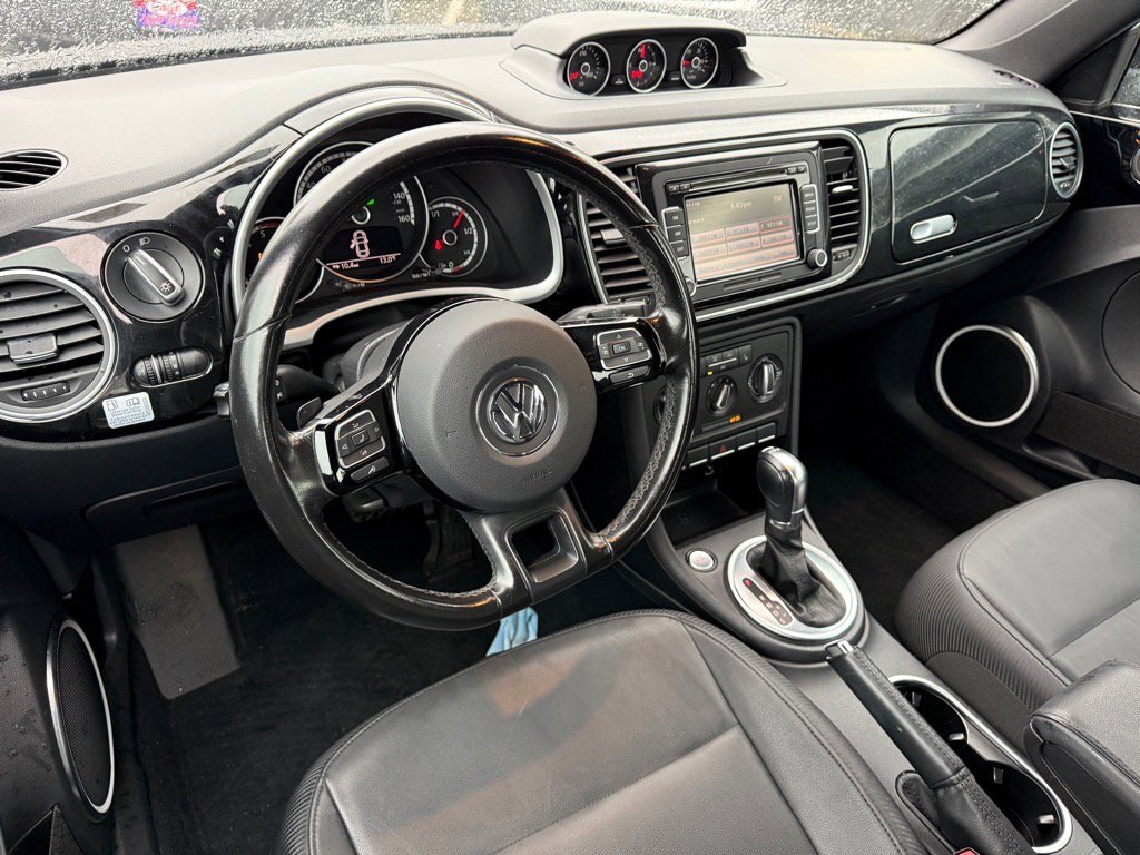 Used 2015 Volkswagen Beetle TDI image 15