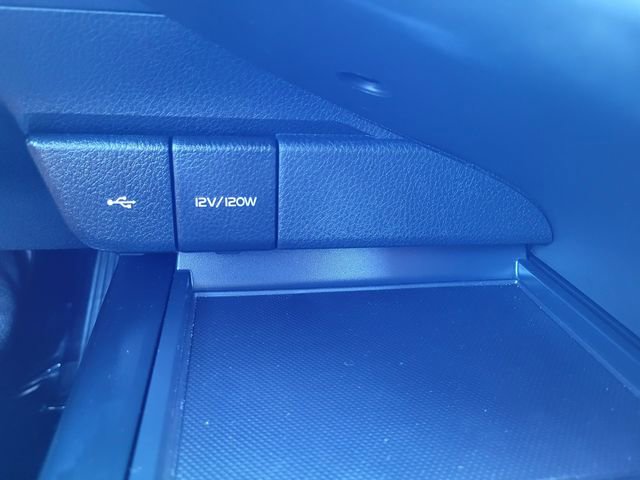 Used 2020 Toyota Camry SE w/ Convenience Package image 18