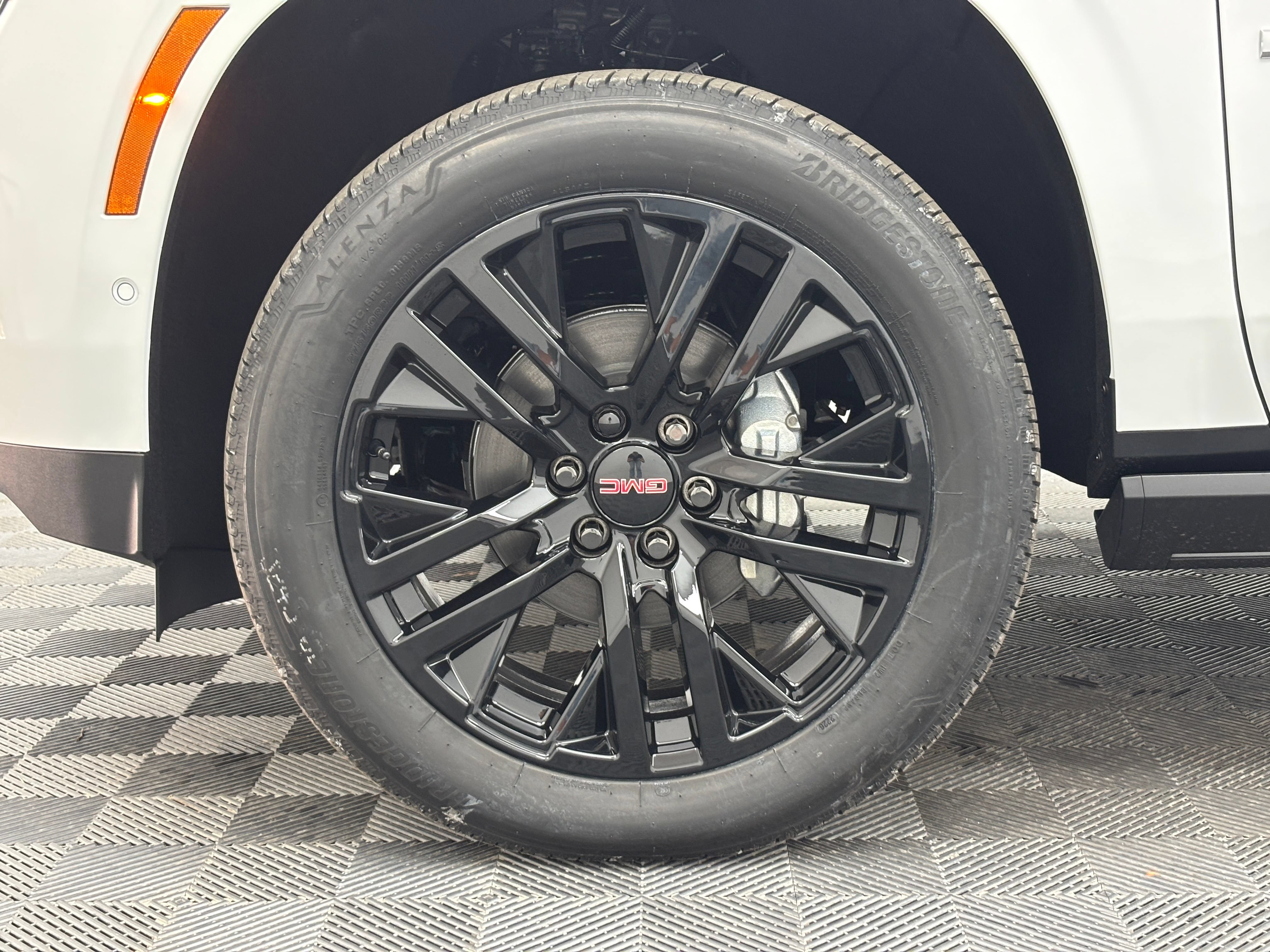 New 2026 GMC Yukon XL Denali w/ Sun & Power Step Package AWD/4WD image 17