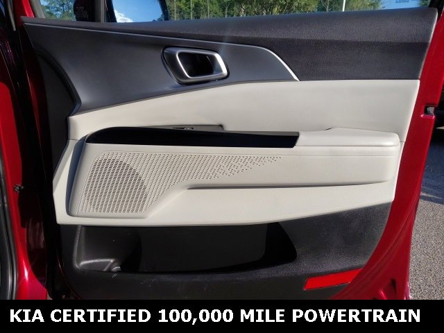 Used 2024 Kia Carnival LX image 24