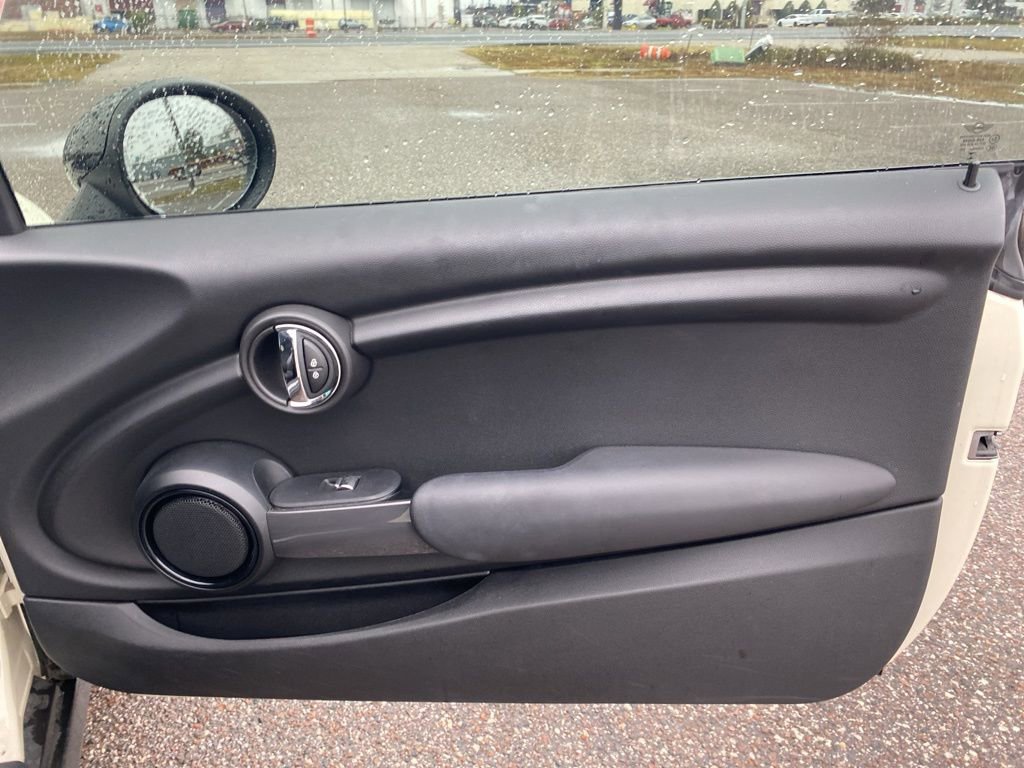 Used 2017 MINI Cooper 2-Door Hardtop image 13