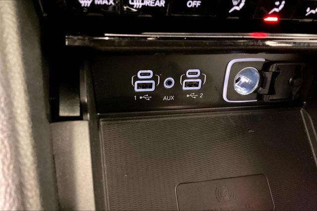 Used 2024 Jeep Grand Cherokee Altitude AWD/4WD image 15