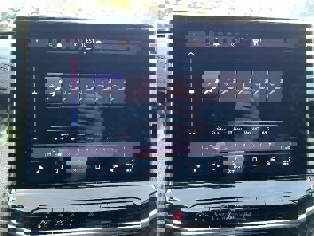 Used 2023 Jeep Compass Latitude image 23