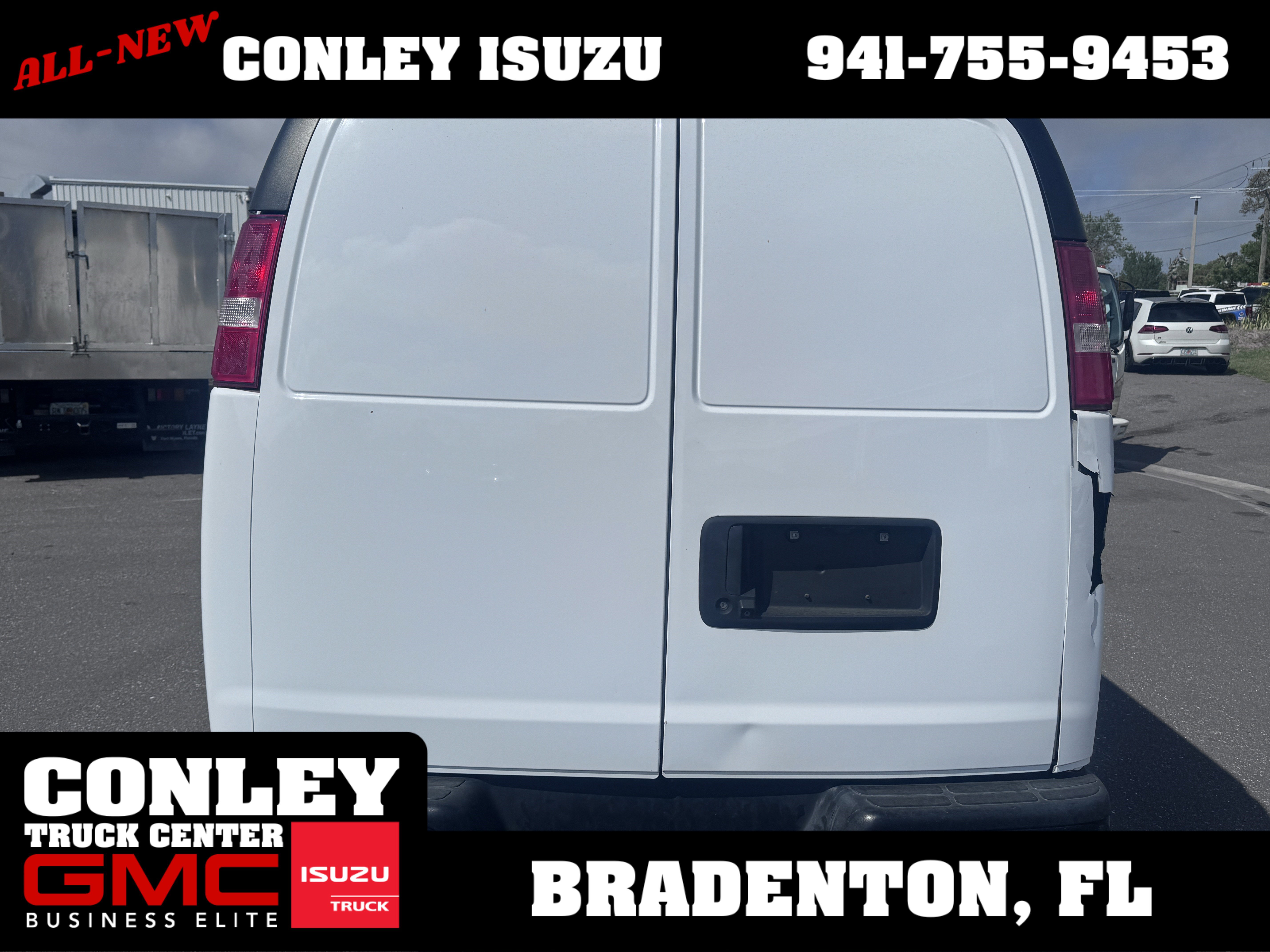 Used 2022 Chevrolet Express 2500 2500 RWD 135 w/ Driver Convenience Package image 5