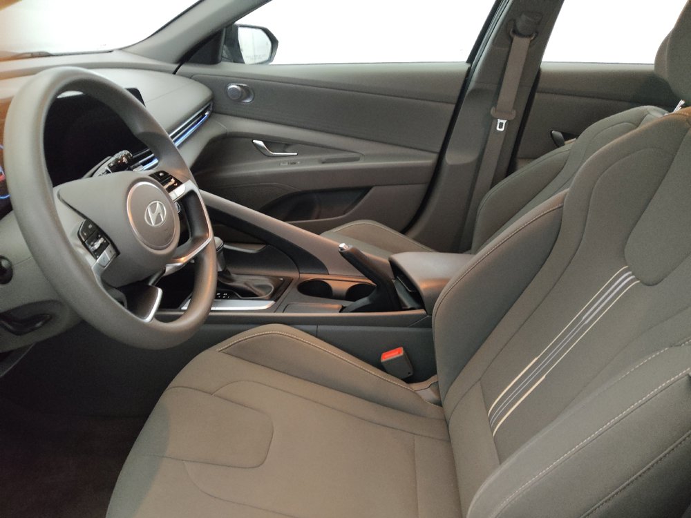 Used 2024 Hyundai Elantra SEL FWD image 17