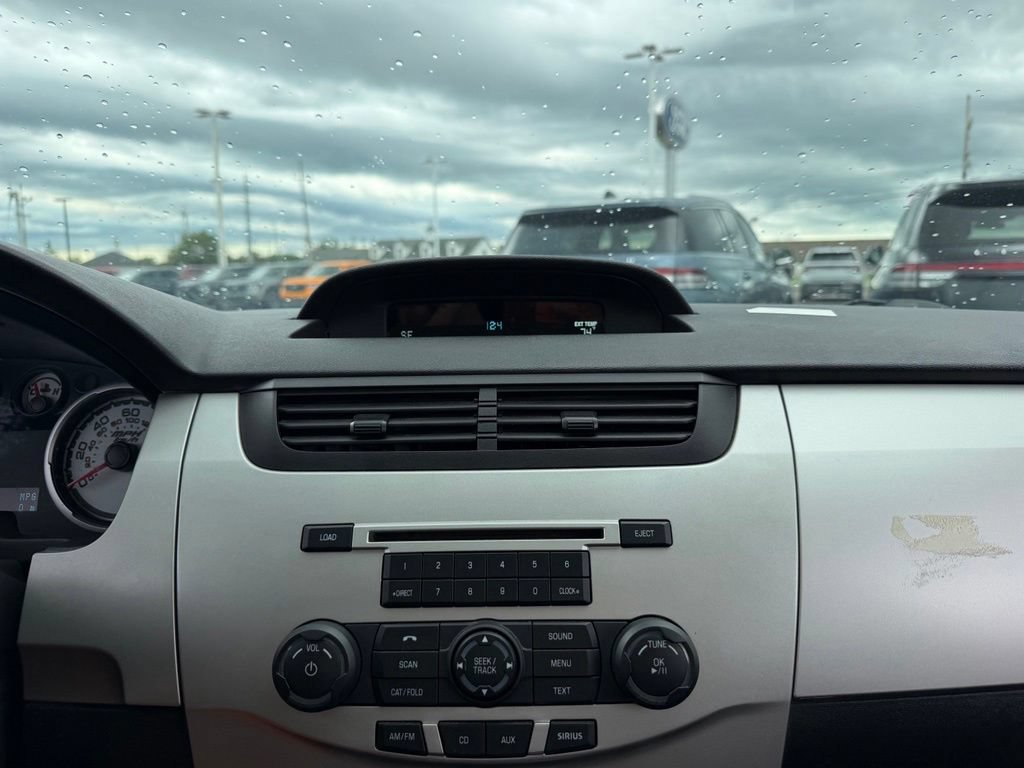 Used 2010 Ford Focus SEL FWD image 12