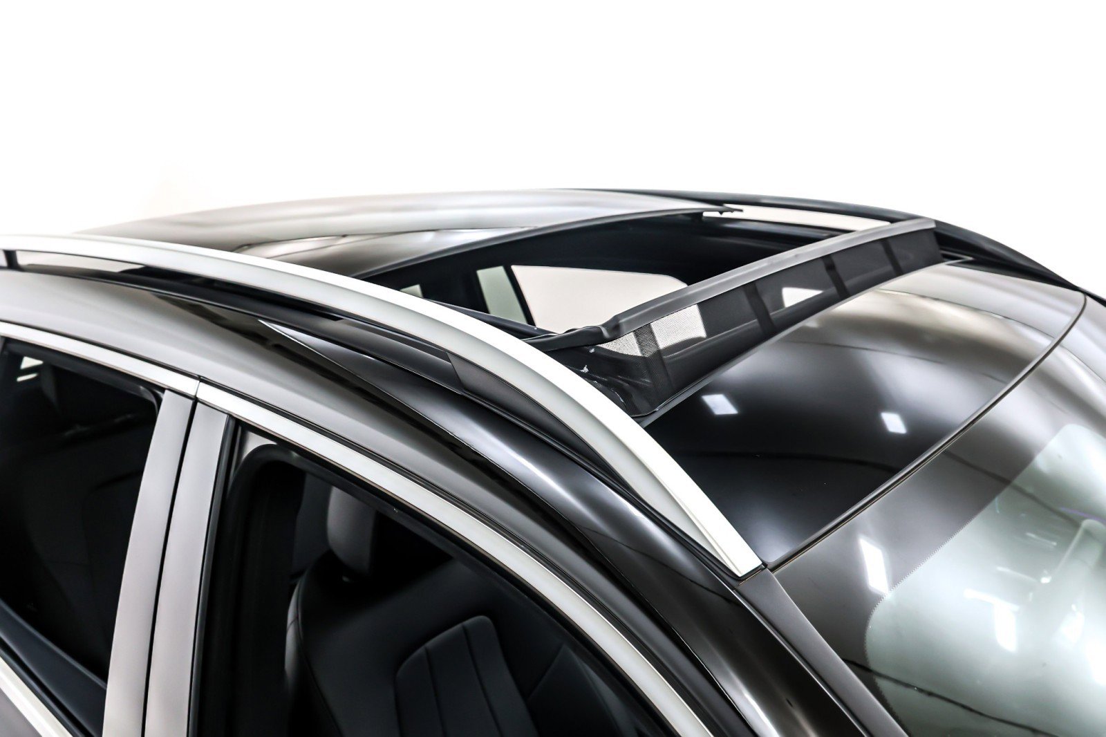 Certified 2025 Mercedes-Benz GLB 250 image 23