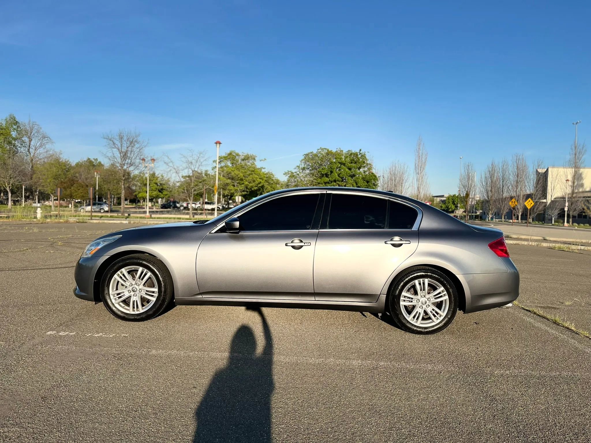 Used 2012 INFINITI G25 Journey RWD image 8