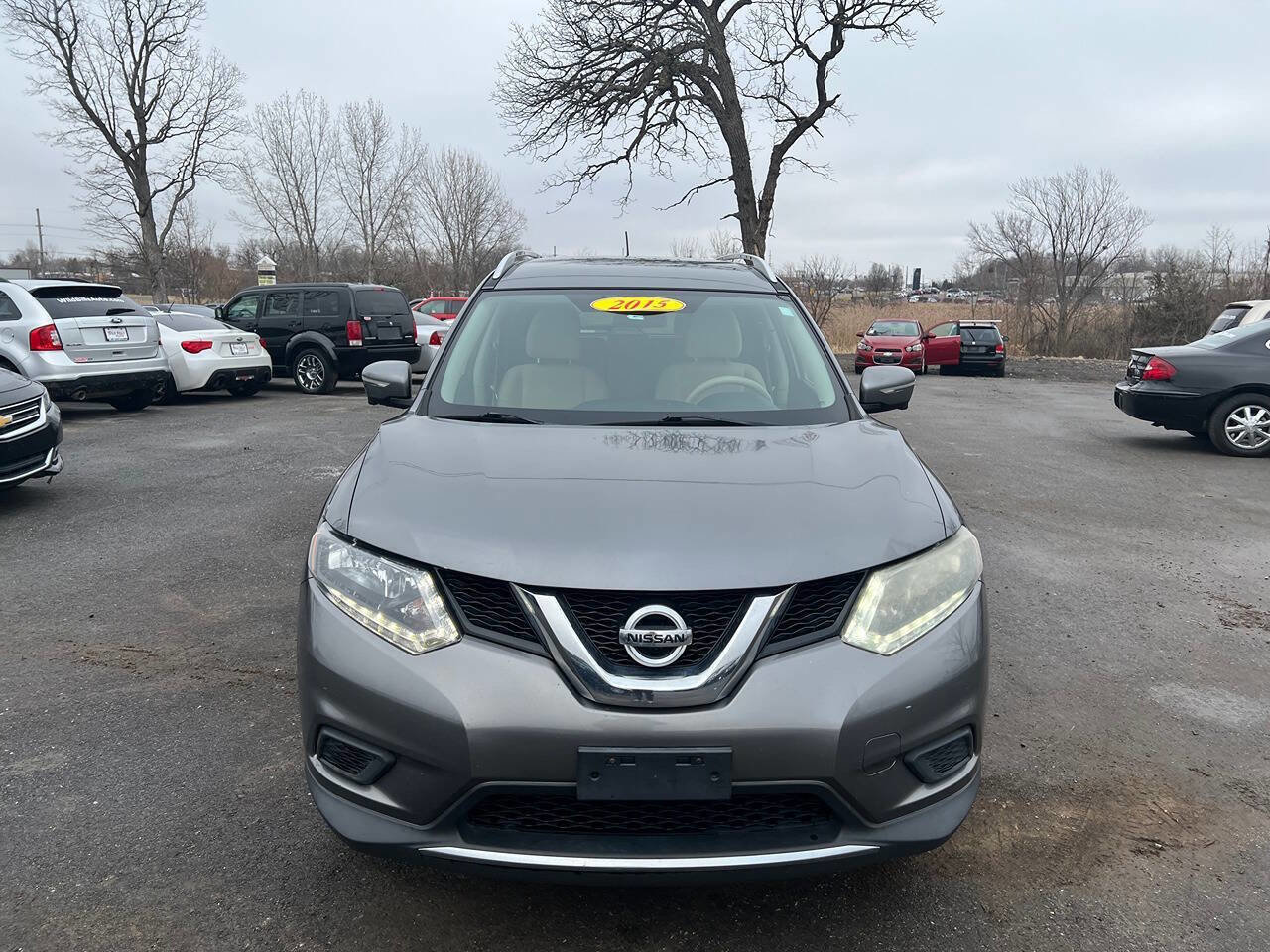 Used 2015 Nissan Rogue SV w/ SV Premium Package image 2