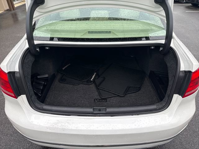 Used 2014 Volkswagen Passat TDI SEL Premium FWD image 23