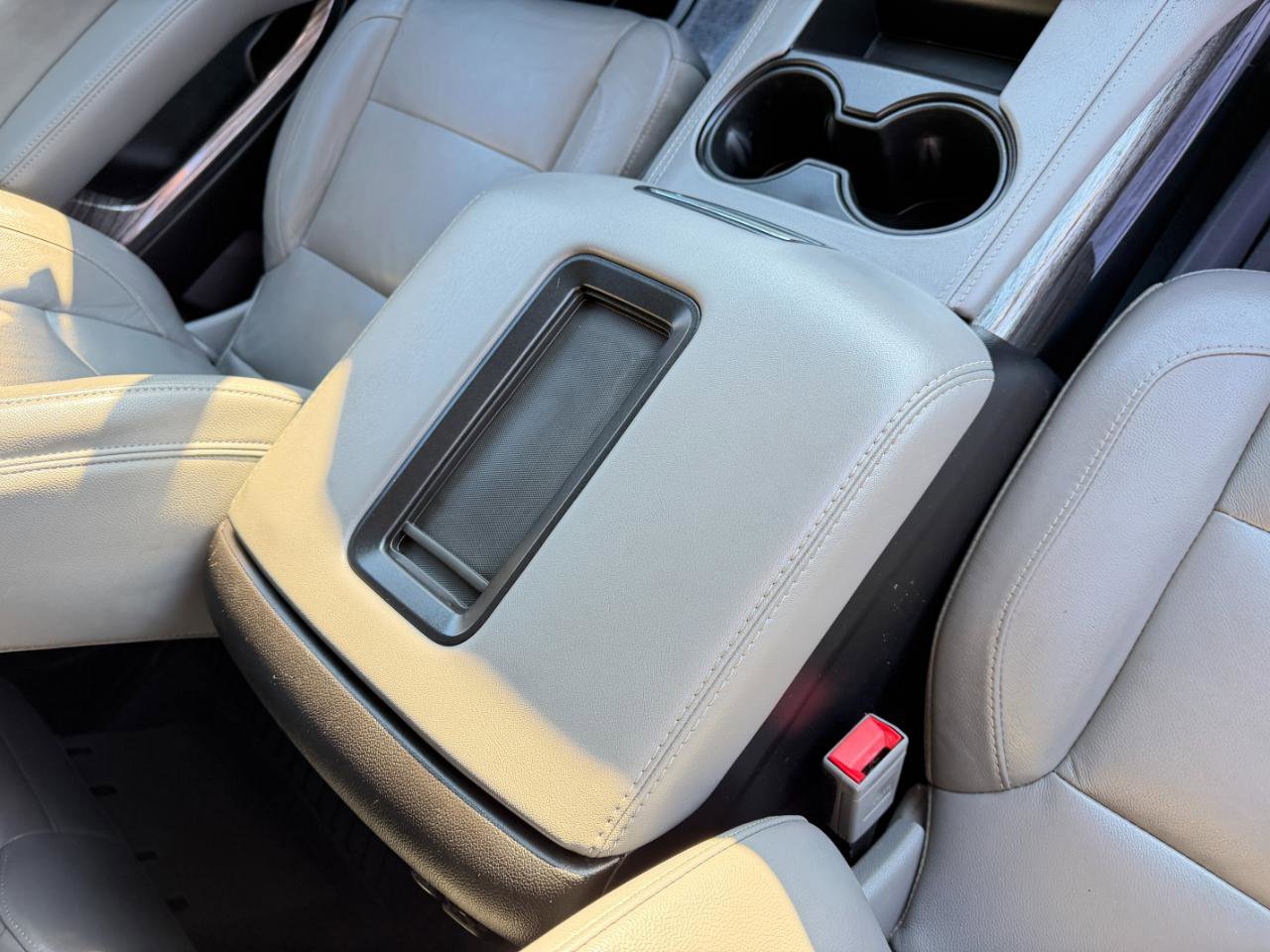 Used 2020 Chevrolet Suburban LT image 54