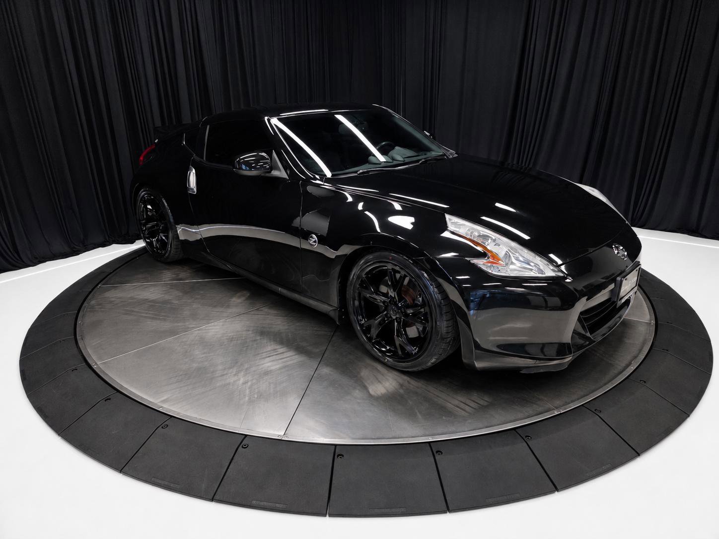 Used 2009 Nissan 370Z Touring w/ Sport Pkg RWD image 16