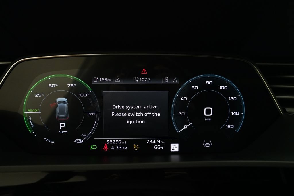 Used 2022 Audi e-tron Premium Plus w/ Premium Plus Package AWD/4WD image 2