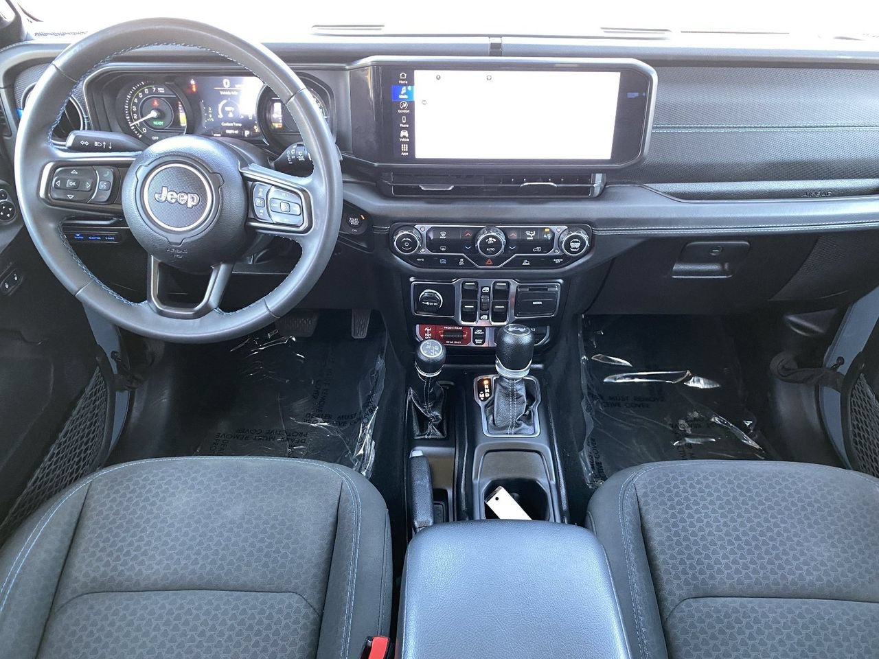 Used 2024 Jeep Wrangler Unlimited Rubicon 4xe AWD/4WD image 17