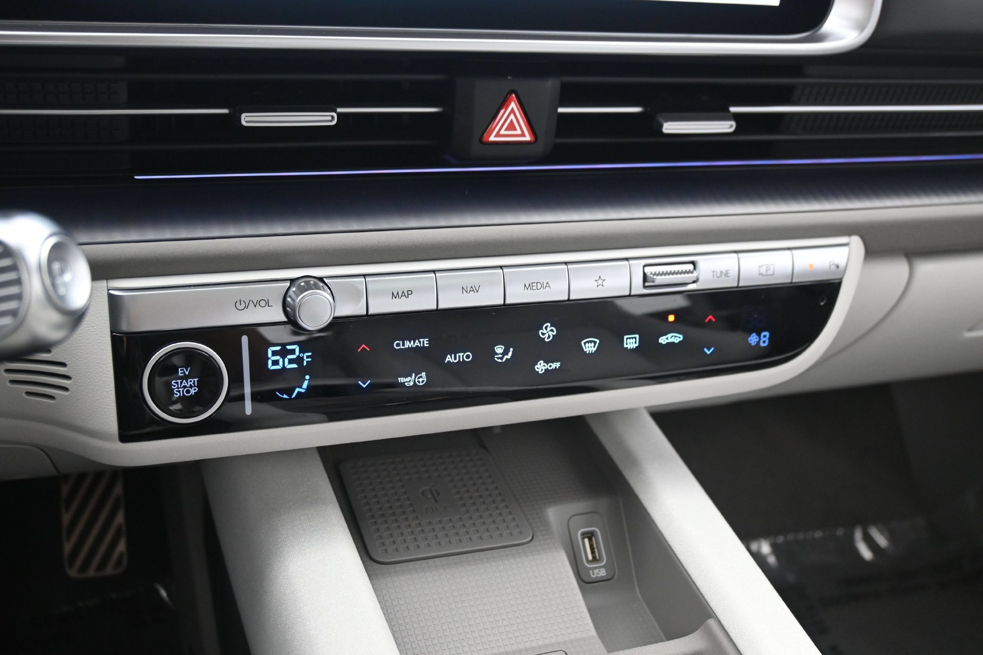 Certified 2024 Hyundai Ioniq 6 Limited AWD/4WD image 26