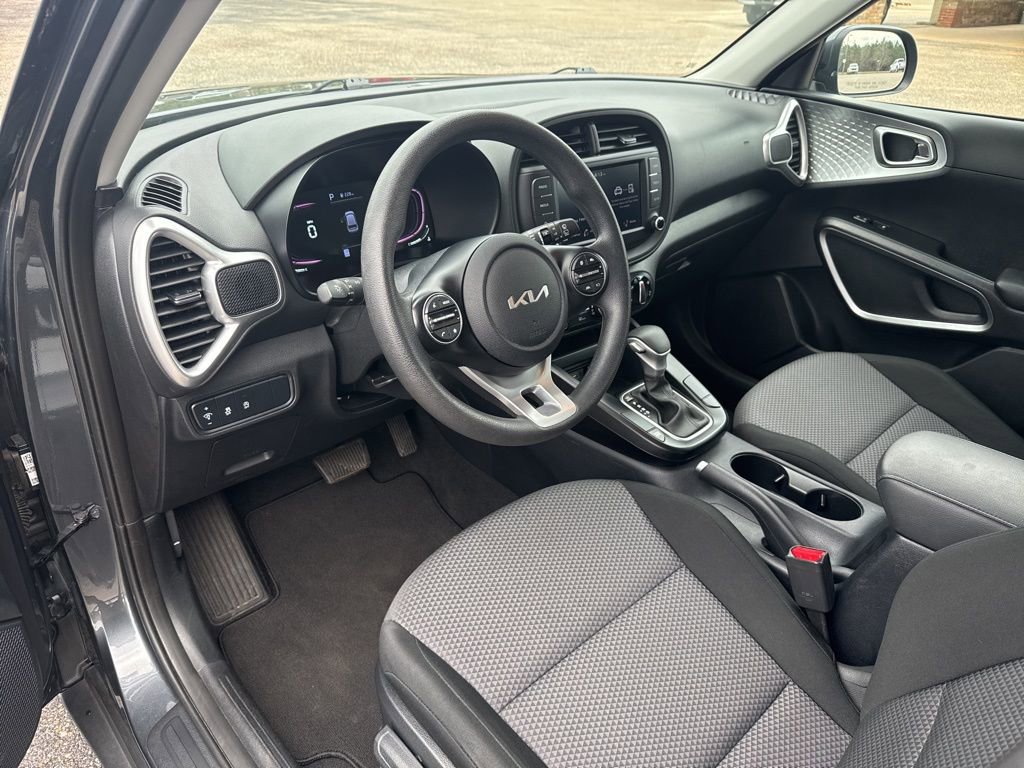 Used 2024 Kia Soul LX w/ Option Group 015 image 4
