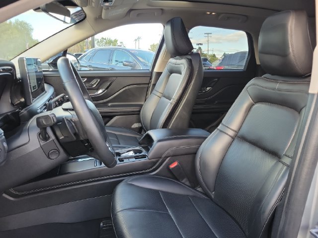 Used 2023 Lincoln Corsair AWD w/ Equipment Group 101A image 9
