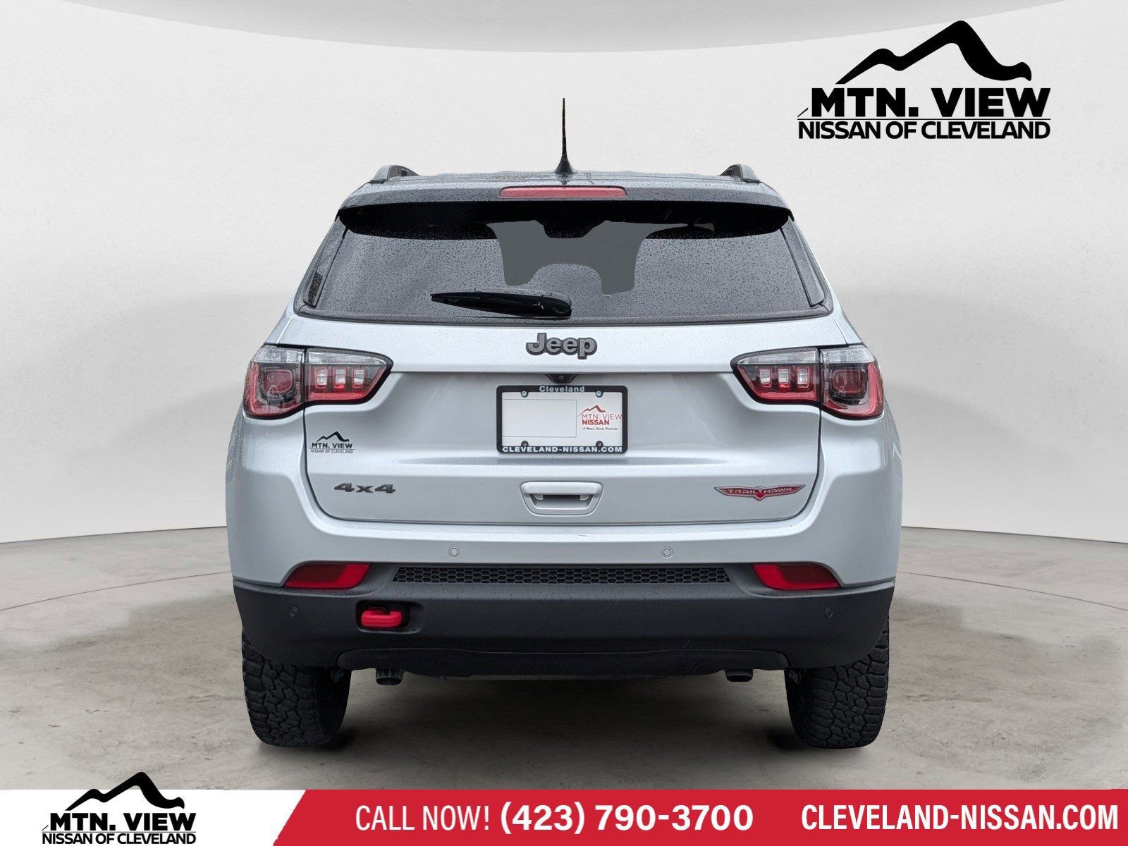 Used 2024 Jeep Compass Trailhawk image 6
