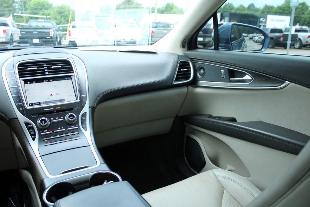 Used 2018 Lincoln MKX Select w/ Select Plus Package FWD image 17