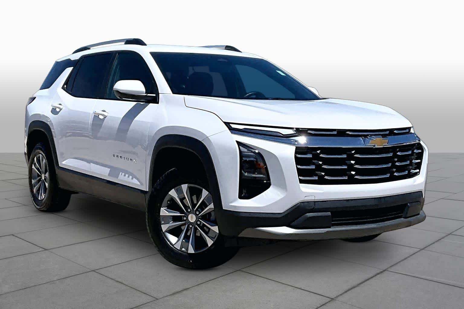 Used 2025 Chevrolet Equinox LT w/ Convenience Package II FWD image 3