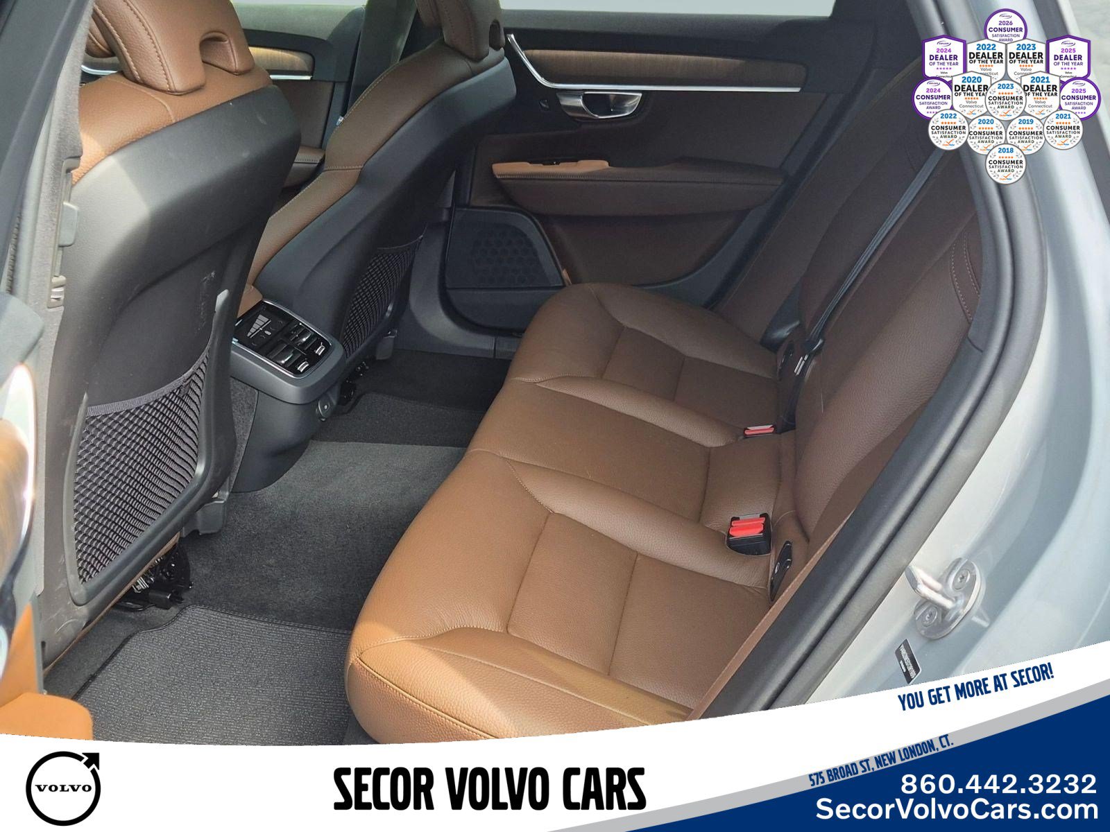 Used 2025 Volvo V90 B6 Cross Country Plus AWD/4WD image 16