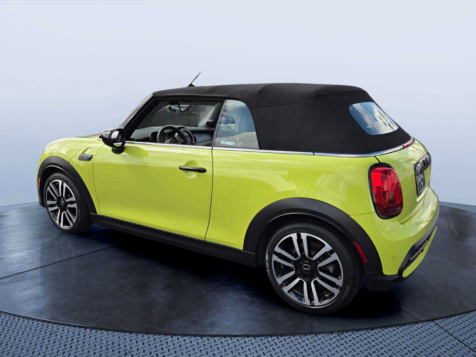 Used 2023 MINI Cooper S FWD image 5