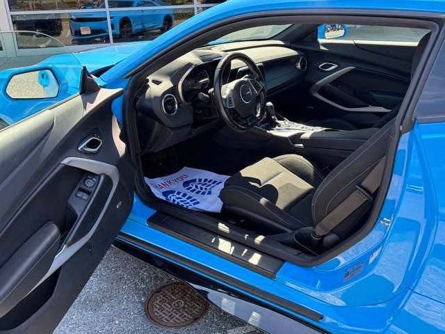 Used 2022 Chevrolet Camaro LT w/ Technology Package RWD image 14