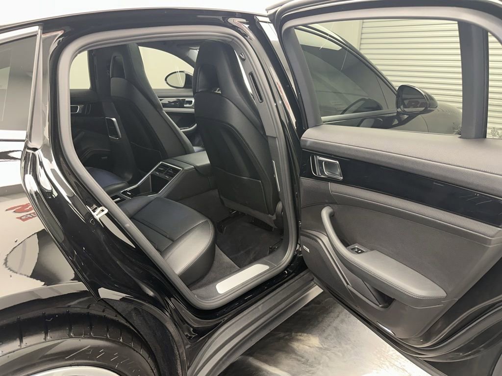 Used 2018 Porsche Panamera 4 image 7