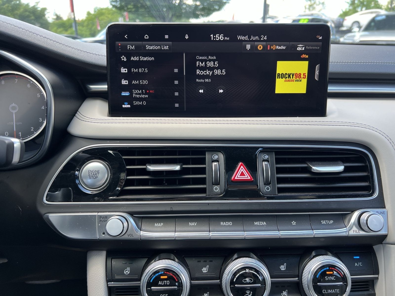 Used 2023 Genesis G70 3.3T image 18