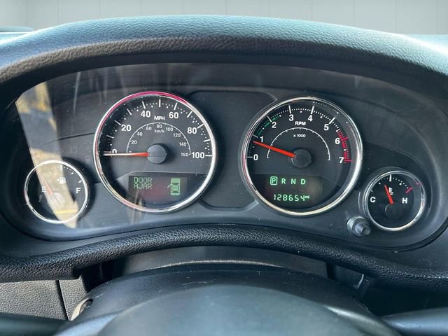 Used 2016 Jeep Wrangler Unlimited Sahara w/ Dual Top Group AWD/4WD image 15