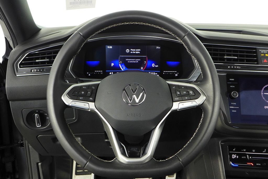 Certified 2023 Volkswagen Tiguan SE R-Line FWD image 24
