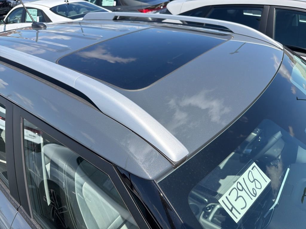 New 2026 Hyundai Venue SEL FWD image 2