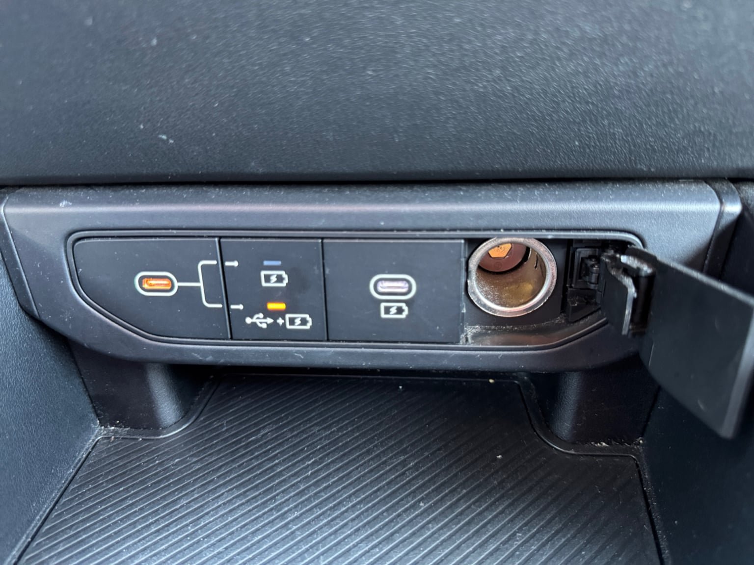 Used 2025 Kia K4 FWD image 25