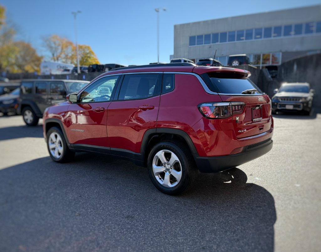Used 2019 Jeep Compass Latitude w/ Popular Equipment Group AWD/4WD image 12