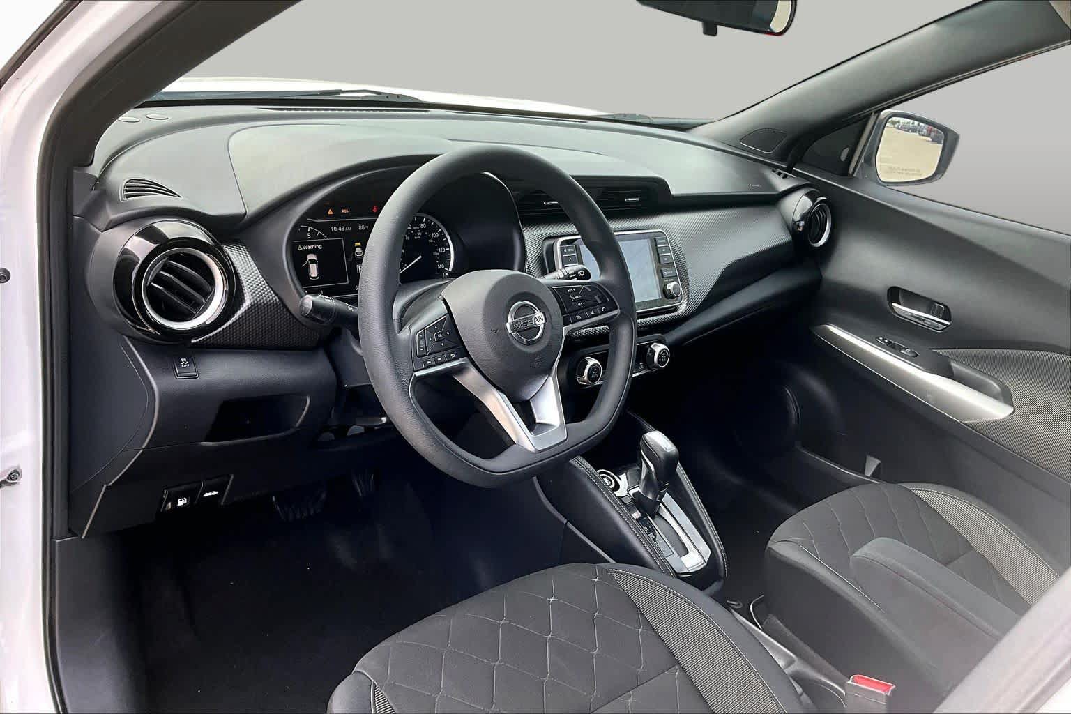 Used 2019 Nissan Kicks SV FWD image 16