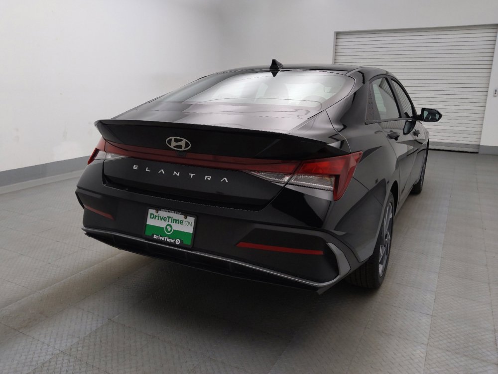 Used 2025 Hyundai Elantra Sport FWD image 7