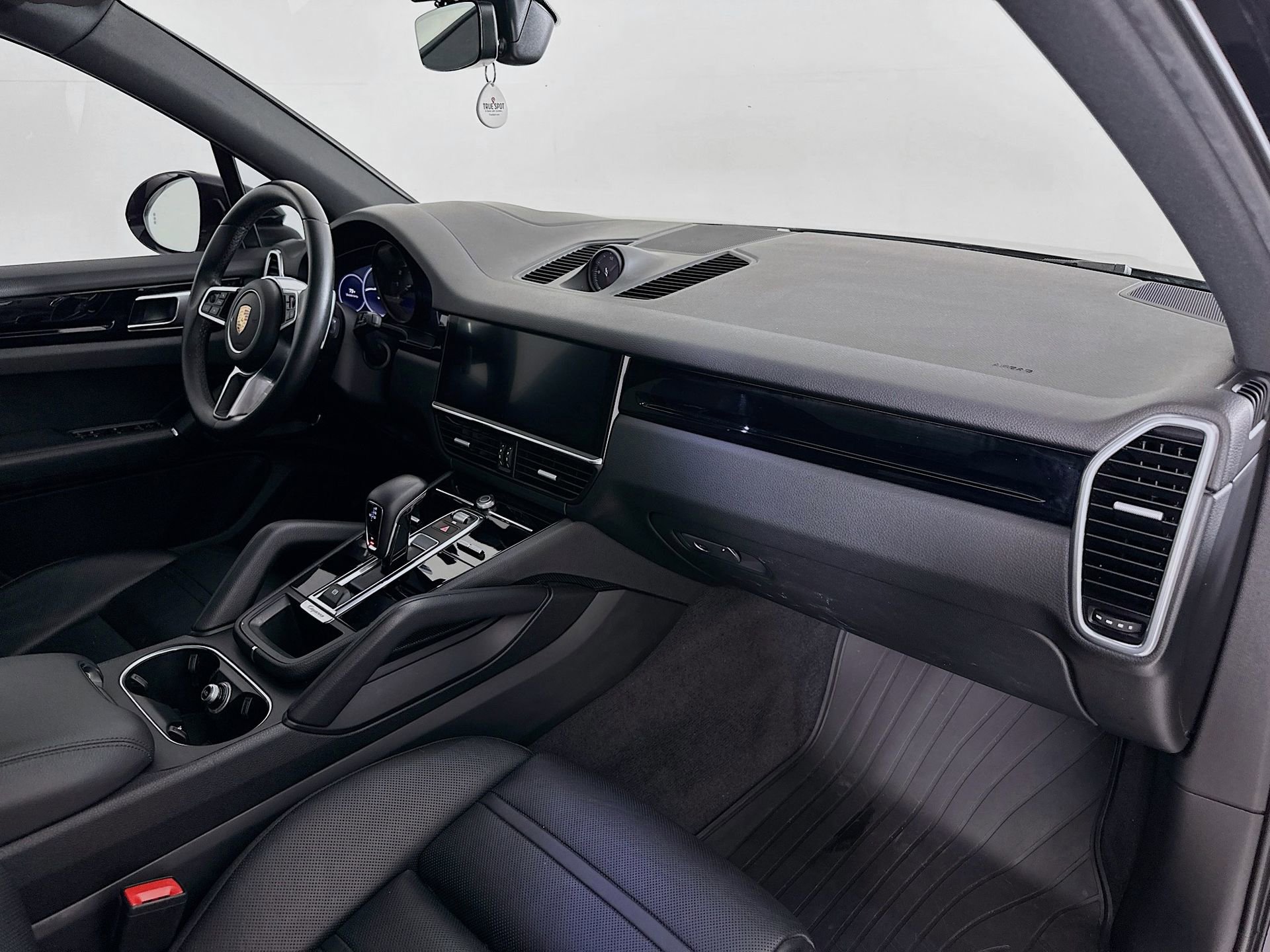 Used 2020 Porsche Cayenne AWD/4WD image 32