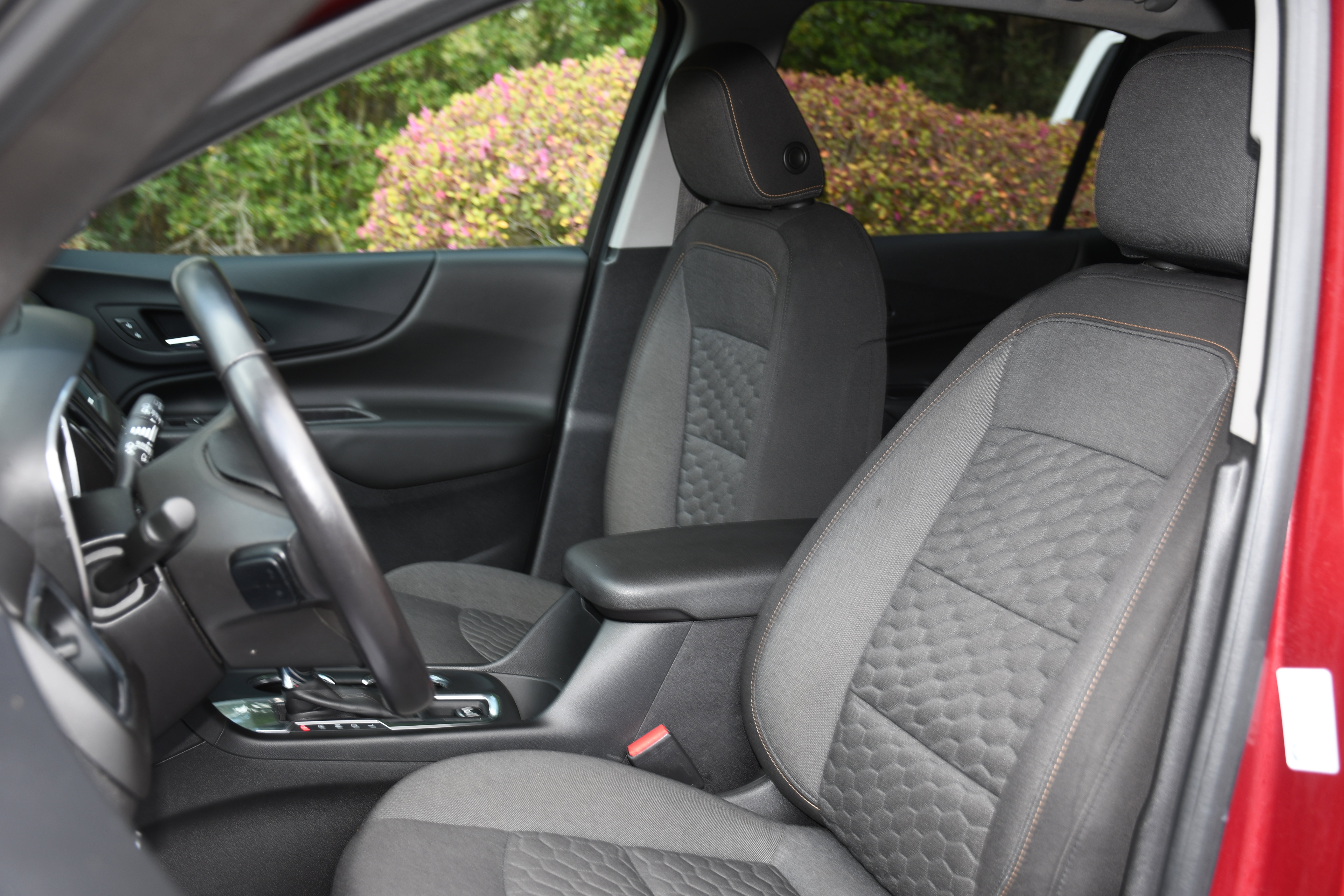 Used 2018 Chevrolet Equinox LT FWD image 11