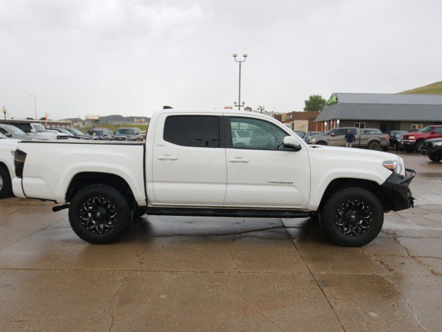 Used 2023 Toyota Tacoma SR5 AWD/4WD image 6