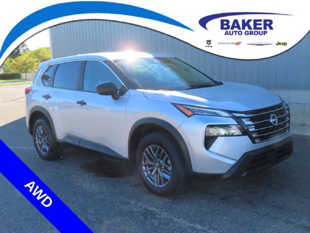 Used 2024 Nissan Rogue S AWD/4WD image 1