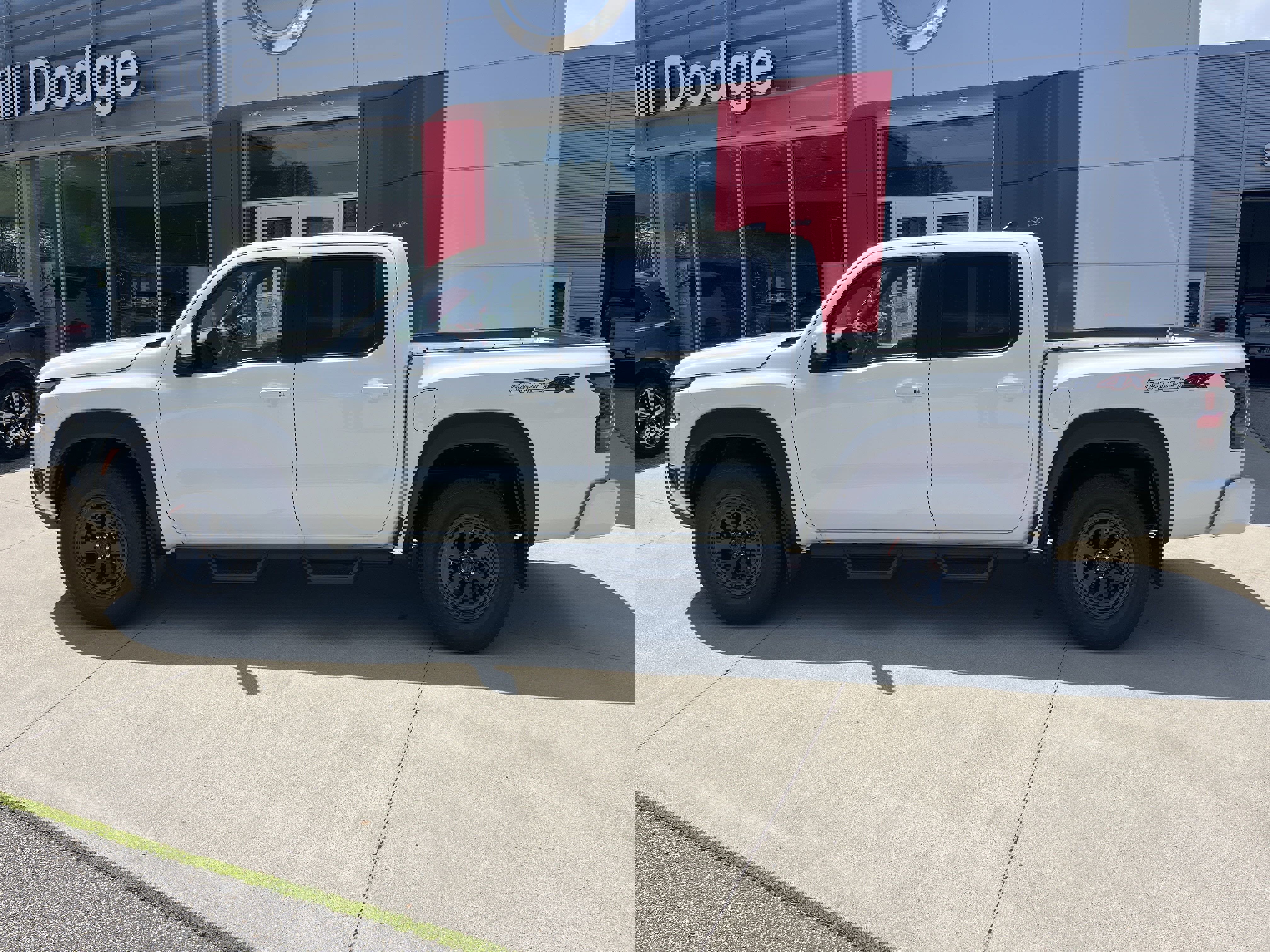 New 2025 Nissan Frontier PRO-4X image 2